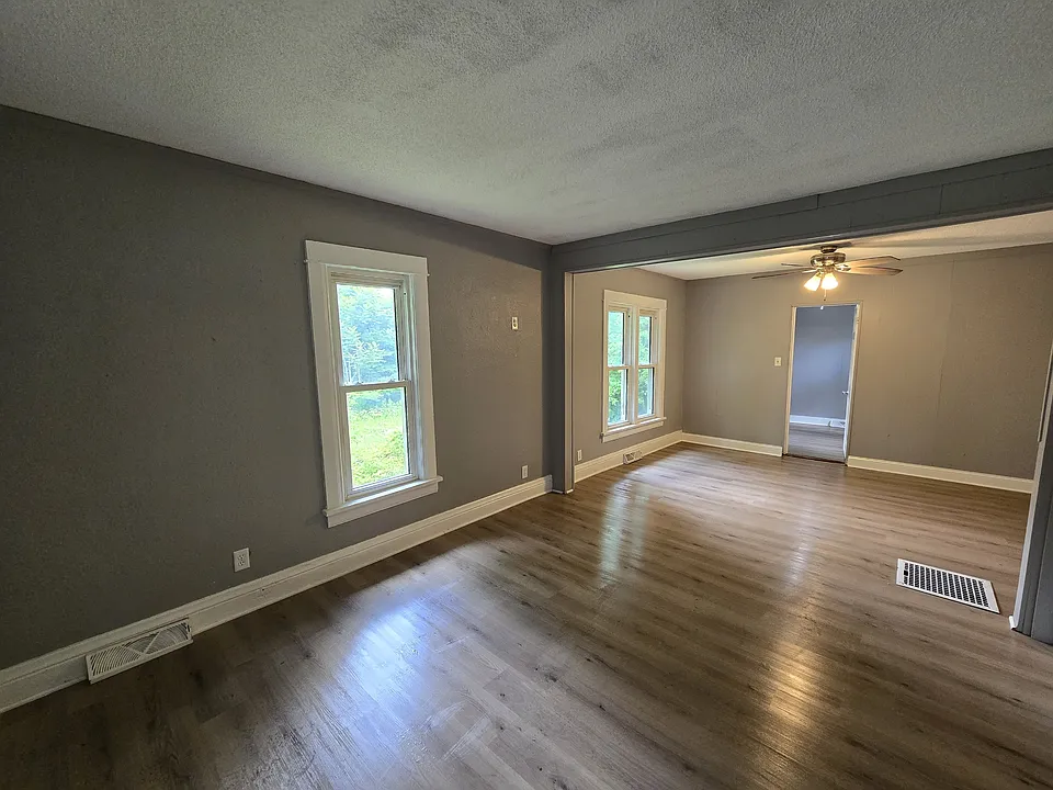 24 Van Buren St
