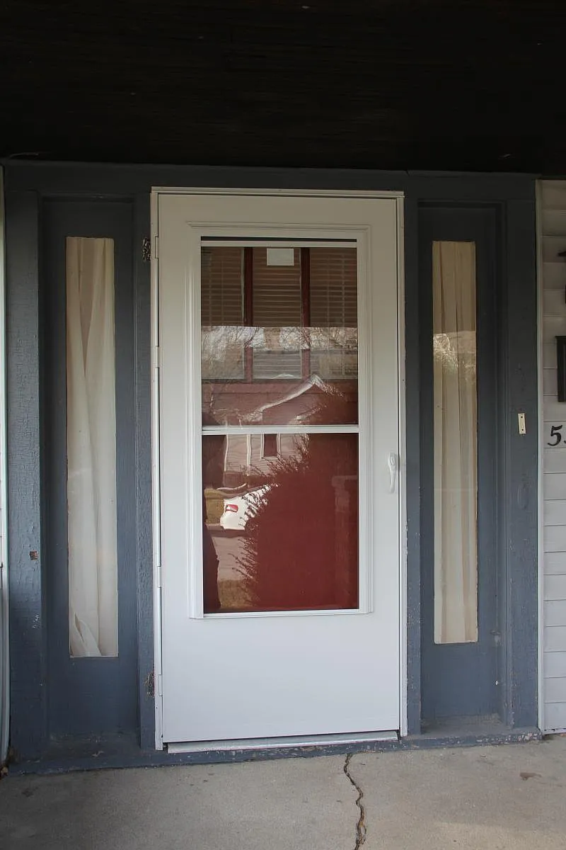 Front Door - 5316 Broadway St