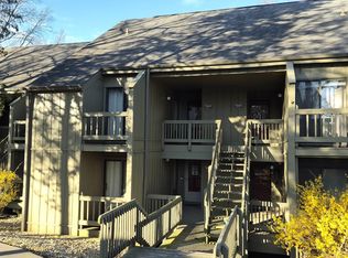 9008 S Pointe Ridge Ln, Bloomington, IN 47401