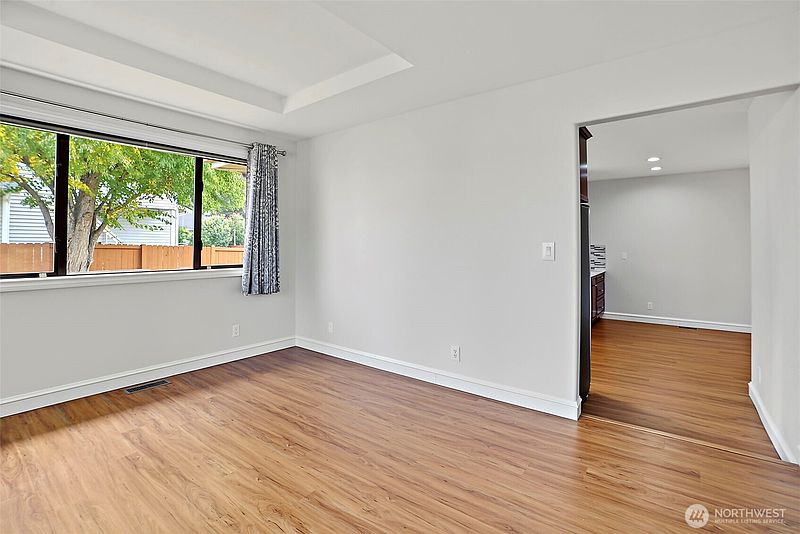 5th image of 1202 33rd Street SE