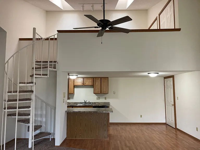 639-645 745 & W Scott 540 #761-44 — Photo 10