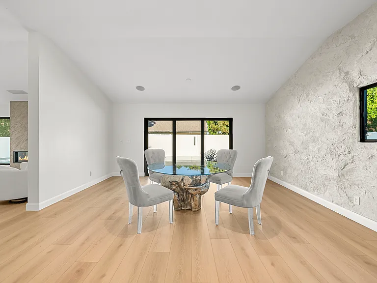 14145 Weddington St — Photo 27