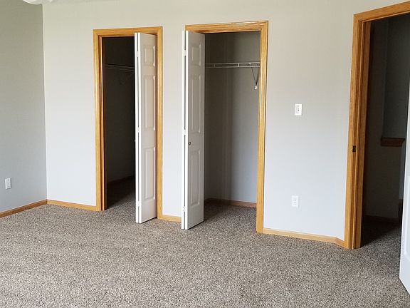 3rd image of 6855 Woodland Ave Unit 506