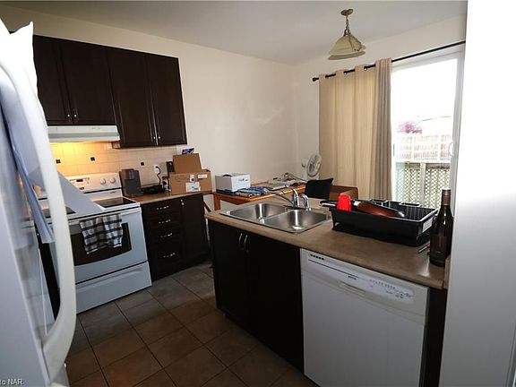 4th image of 6366 Dilalla Cres