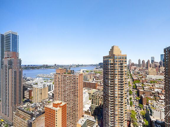3rd image of 561 10th Ave APT 40D
