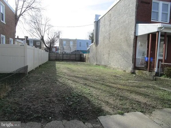 6815 Vandike St, Philadelphia, PA 19135