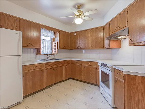 4th image of 629 Washington Ave