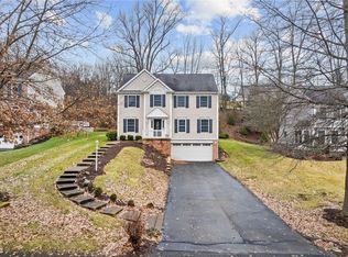 116 Stonegate Dr, Canonsburg, PA 15317