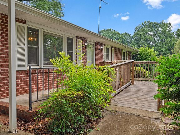 2nd image of 1008 Midway Dr