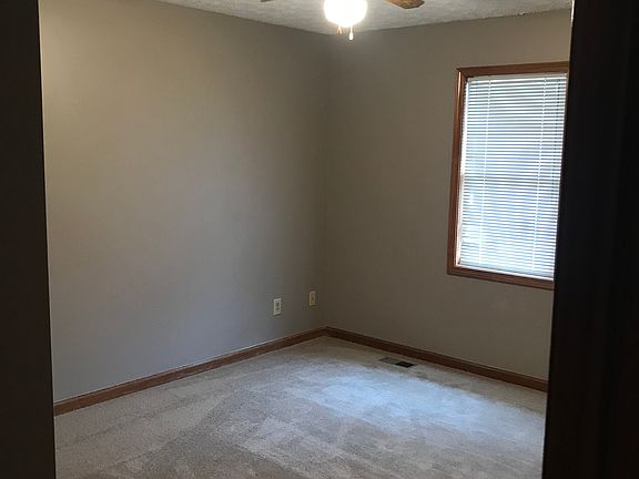 3rd image of 4727 Lena Ln