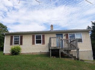 136 Colonial Rd, Blue Ridge, VA 24064