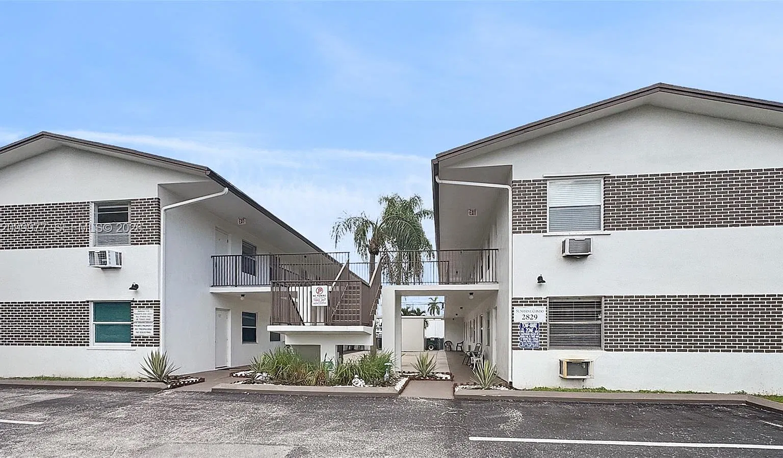 Sunshine Apts Condo — Photo 1