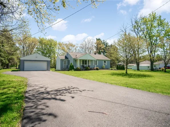 6277 Townline Rd, North Tonawanda, NY 14120