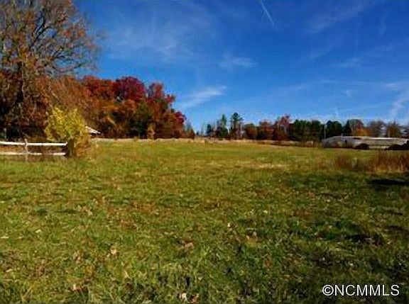 5th image of 946 Sugarloaf Rd