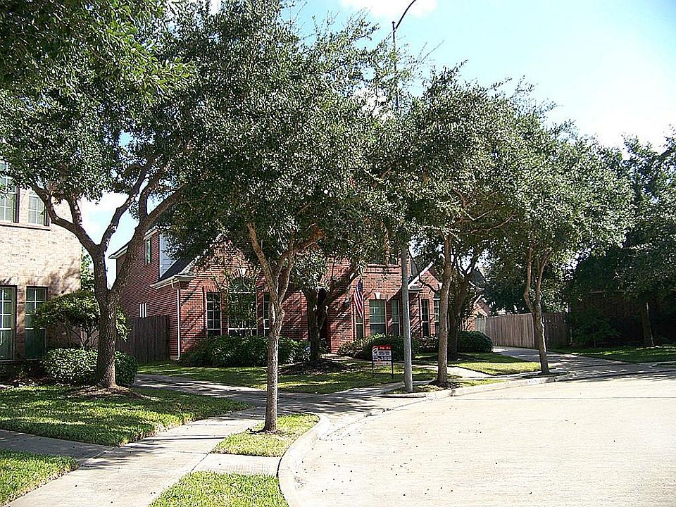 This home is located on a Cul-de-sac lot