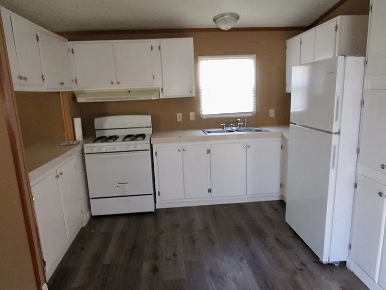 Colonial Oaks — Photo 26