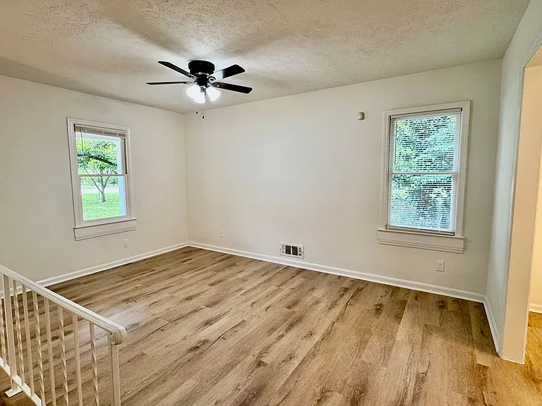 508 Landers Dr SW — Photo 4