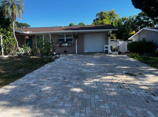 310 15th Ave SW, Largo, FL 33770