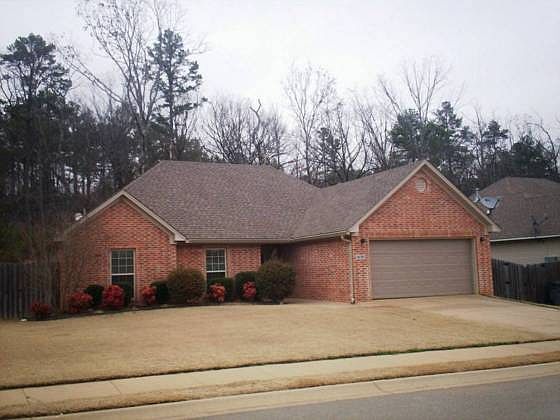 1st image of 1838 White Oak Cir