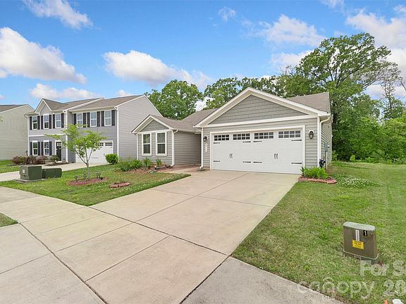 3rd image of 2515 Willow Pond Ln SE