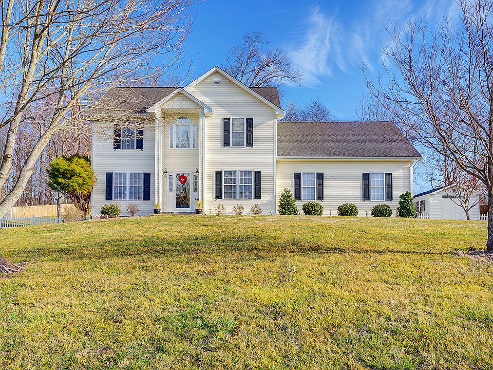 1st image of 870 Brookfield Ln