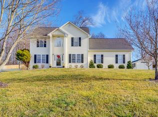 870 Brookfield Ln, Roanoke, VA 24012
