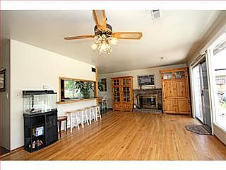 4th image of 2972 Vivian Ln