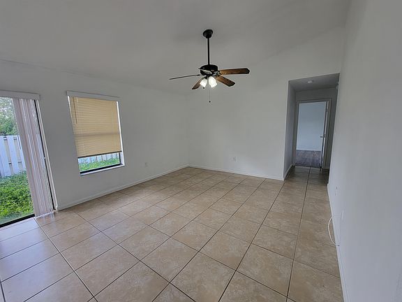 5th image of 3210 San Remo Cir #3210