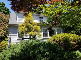 3 Cleveland St, Brentwood, NY 11717