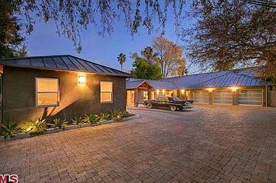 1st image of 10444 Camarillo St