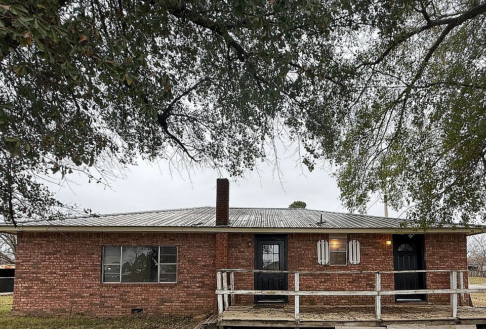 1st image of 119 S Lewis Ave