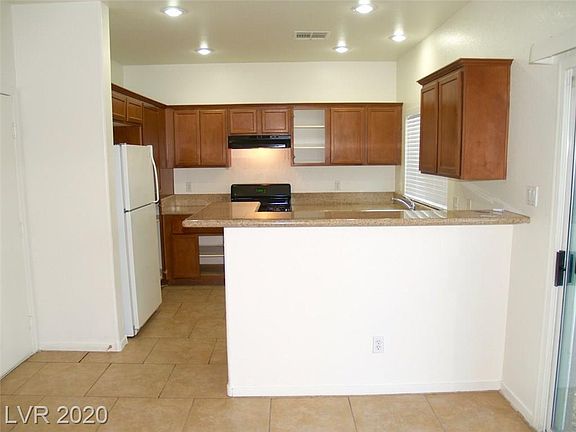 3rd image of 928 Appaloosa Hills Ave