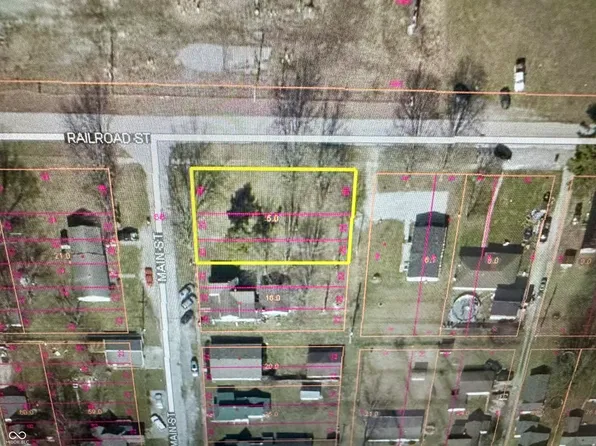 303 E Railroad St, Roachdale, IN 46172