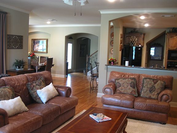 3rd image of 503 Columbia Dr
