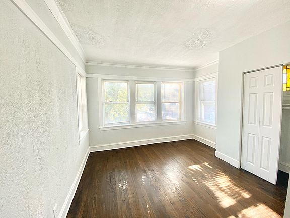 3rd image of 900 N Monticello Ave #2F