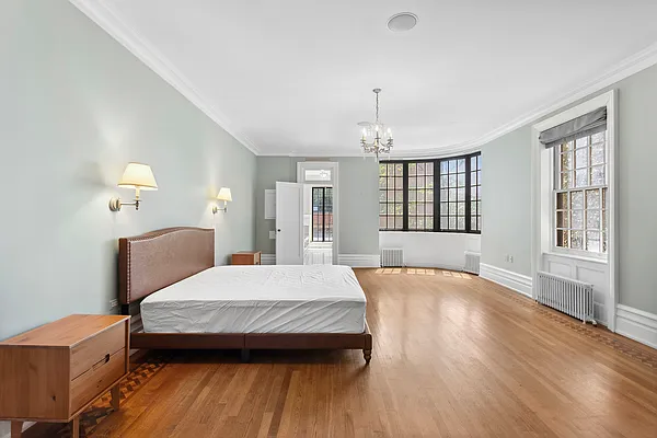 Bedroom, photo 1
