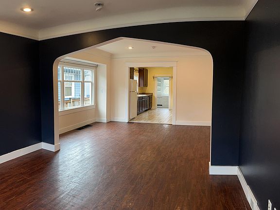 4th image of 1608 S Ainsworth Ave