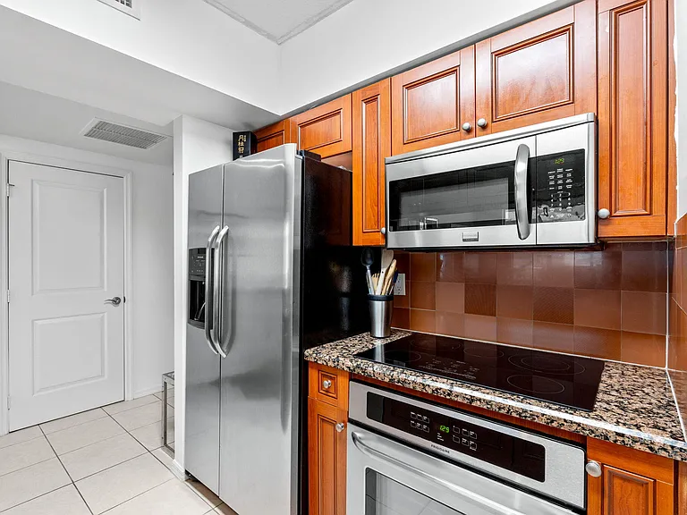 347 N New River Dr E #606 — Photo 17