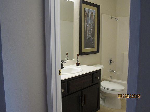 4th image of 1802 Parkwood Dr