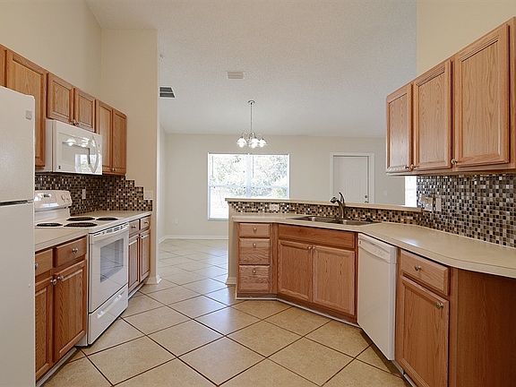 4th image of 3518 SW Rosardo St