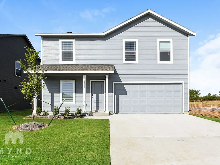 2700 Mistwood Dr — Photo 1