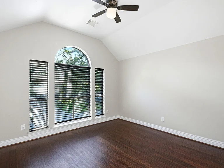 4307 Lakeshore Forest Dr — Photo 28