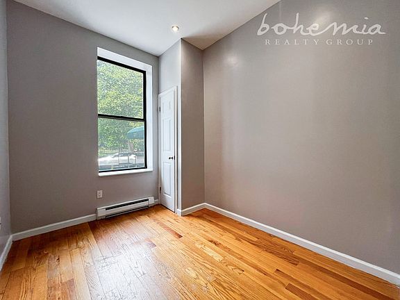4th image of 320 Manhattan Ave APT 2