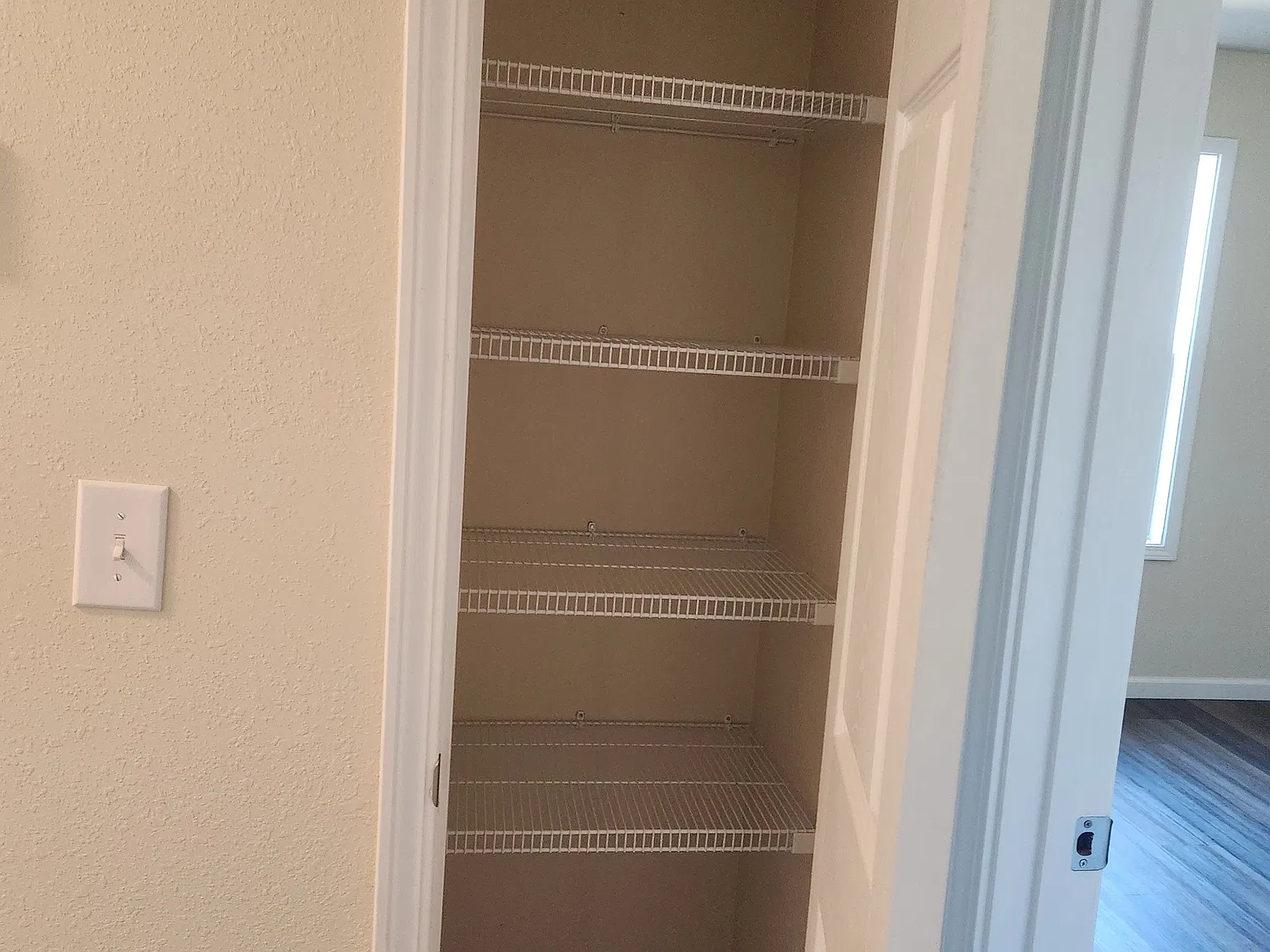 2 bed, 1.5 bath, $800 — Photo 4