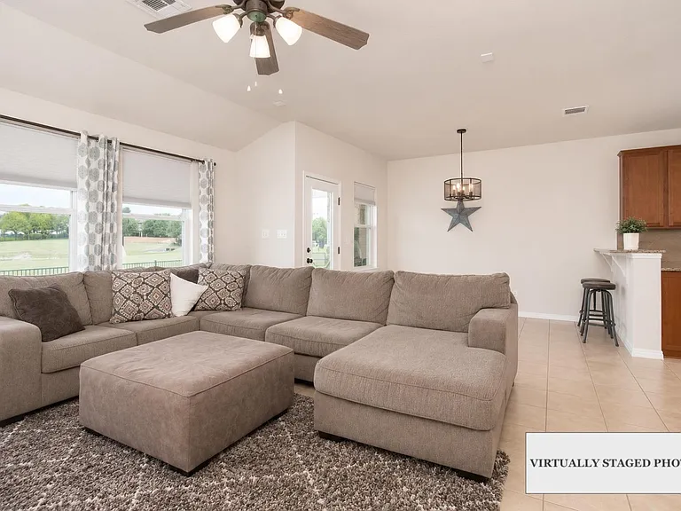 4193 Fairmeadow Dr — Photo 3