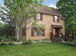 450 Ridgewood Ave, Glen Ellyn, IL 60137