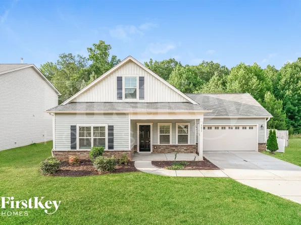 5677 Beaver Pond Trl, Pfafftown, NC 27040
