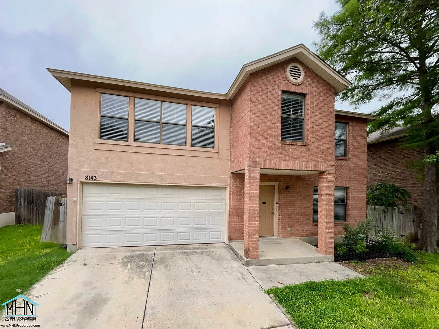 Bright and Inviting 2-Story home, conveniently located near to Randolph AFB and SAMMC! — Photo 2