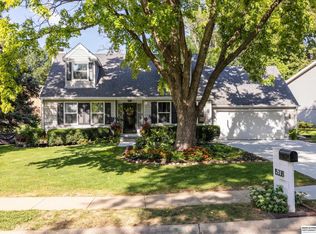15338 Davenport Cir, Omaha, NE 68154