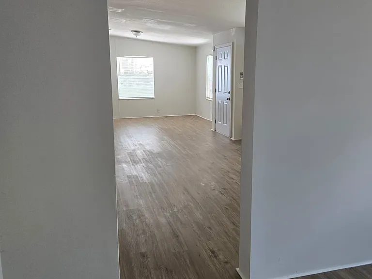 589 Anna Ave — Photo 12